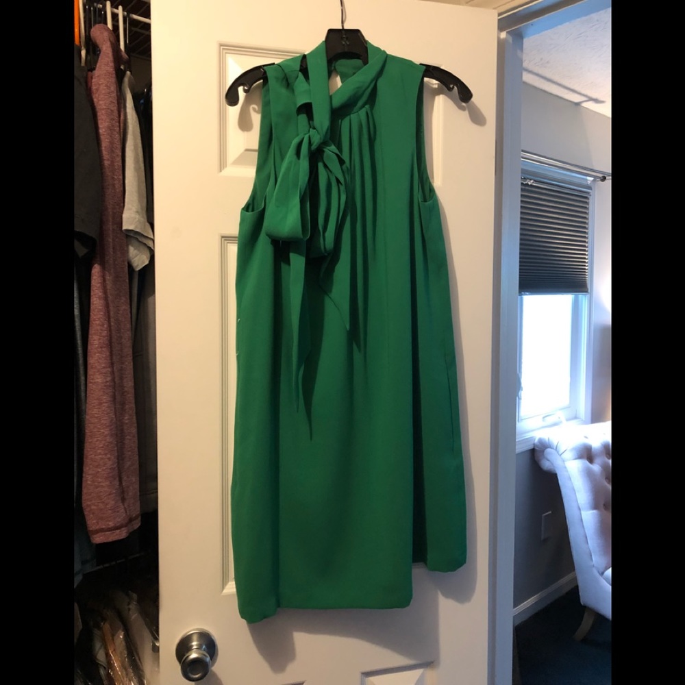 Short green dress